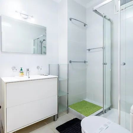 Sun & Fun In Playa De Americas شقة